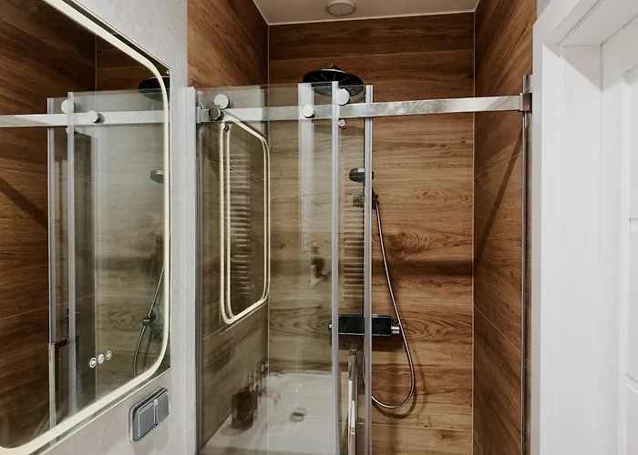 Old Town Next To Main Station דירה *